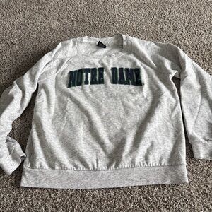 Notre Dame Women's Crewneck Sweatshirt - Light Gray
